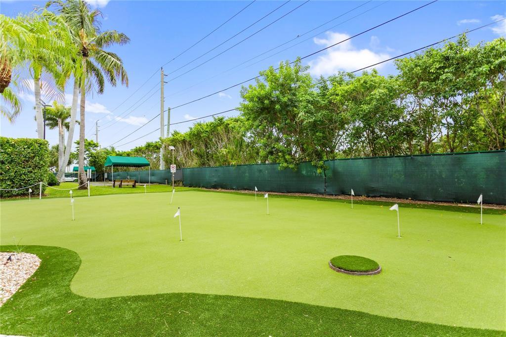 12 Royal Palm Way, Unit 501 Boca Raton, FL 33432 - Photo 47 of 53 putting green