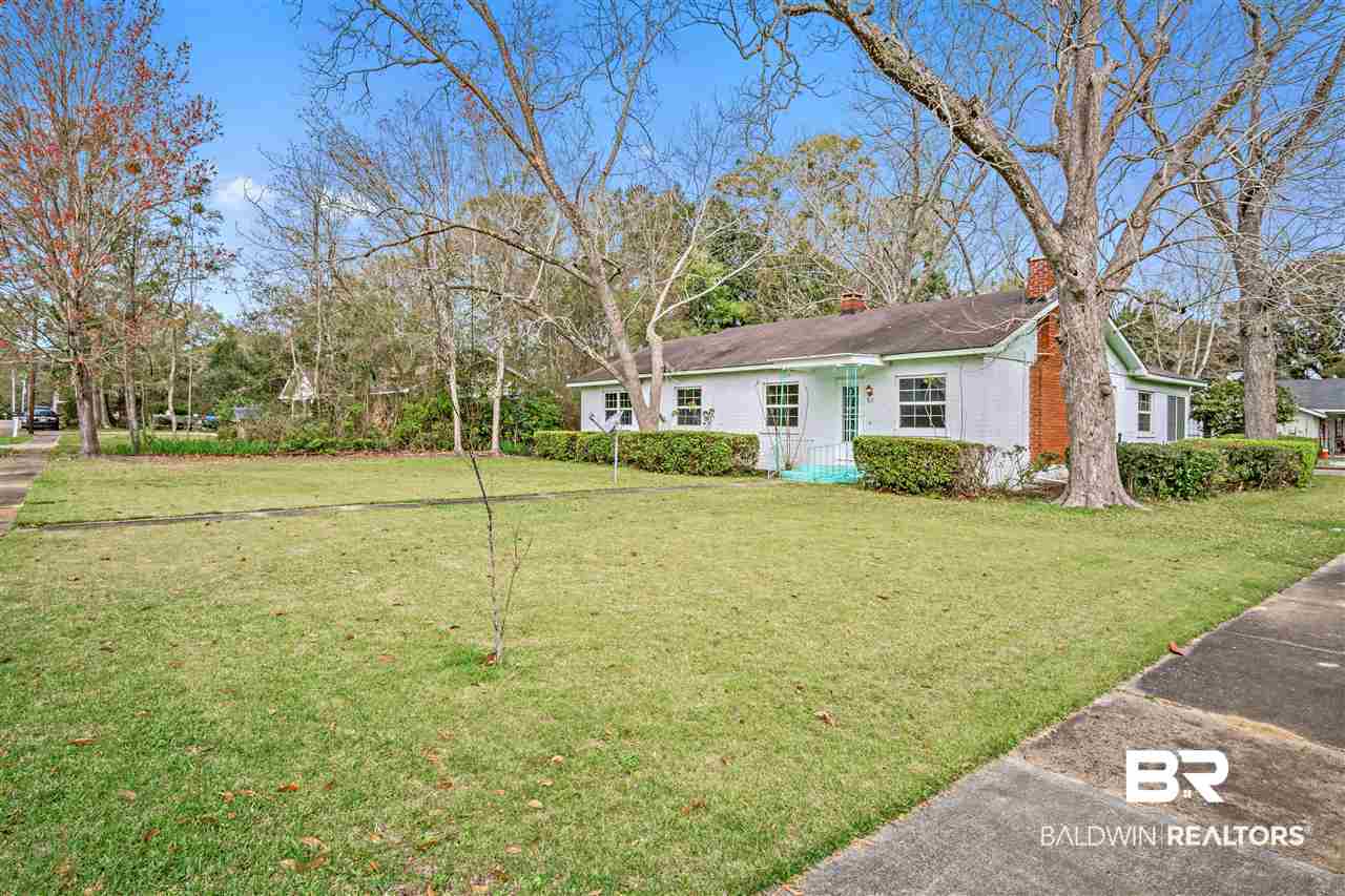 813 Prospect Avenue Fairhope, AL 36532 - Photo 1 of 25