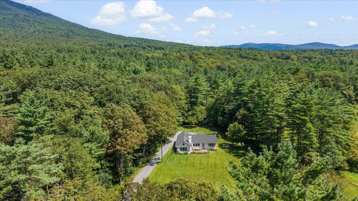 343 Kelleher Road Dorset, VT 05251 - Photo 3 of 38 Gallery Image 3