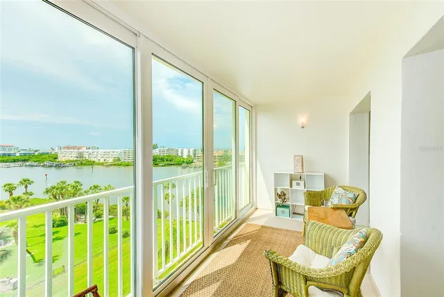 $2,000 | 10216 Regal Drive, Unit 705, Largo, FL 33774