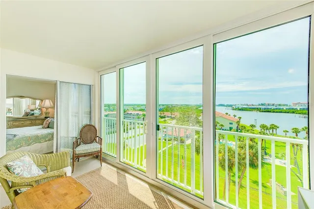 $2,000 | 10216 Regal Drive, Unit 705, Largo, FL 33774