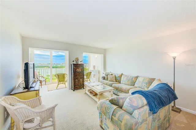 $2,000 | 10216 Regal Drive, Unit 705, Largo, FL 33774