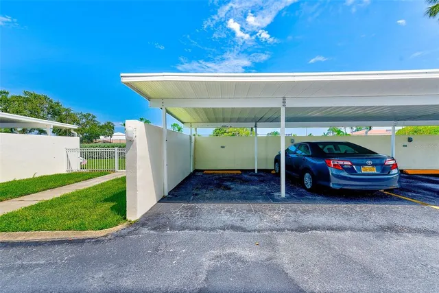 $2,000 | 10216 Regal Drive, Unit 705, Largo, FL 33774