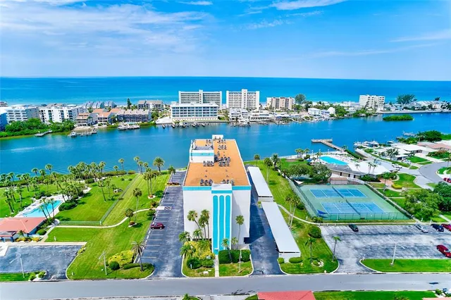 $2,000 | 10216 Regal Drive, Unit 705, Largo, FL 33774