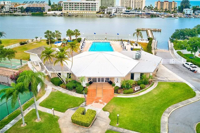 $2,000 | 10216 Regal Drive, Unit 705, Largo, FL 33774