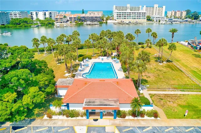 $2,000 | 10216 Regal Drive, Unit 705, Largo, FL 33774