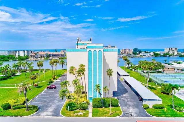 $2,000 | 10216 Regal Drive, Unit 705, Largo, FL 33774