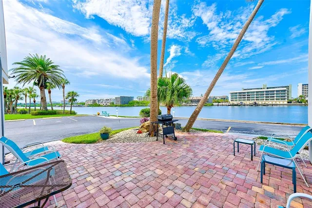 $2,000 | 10216 Regal Drive, Unit 705, Largo, FL 33774