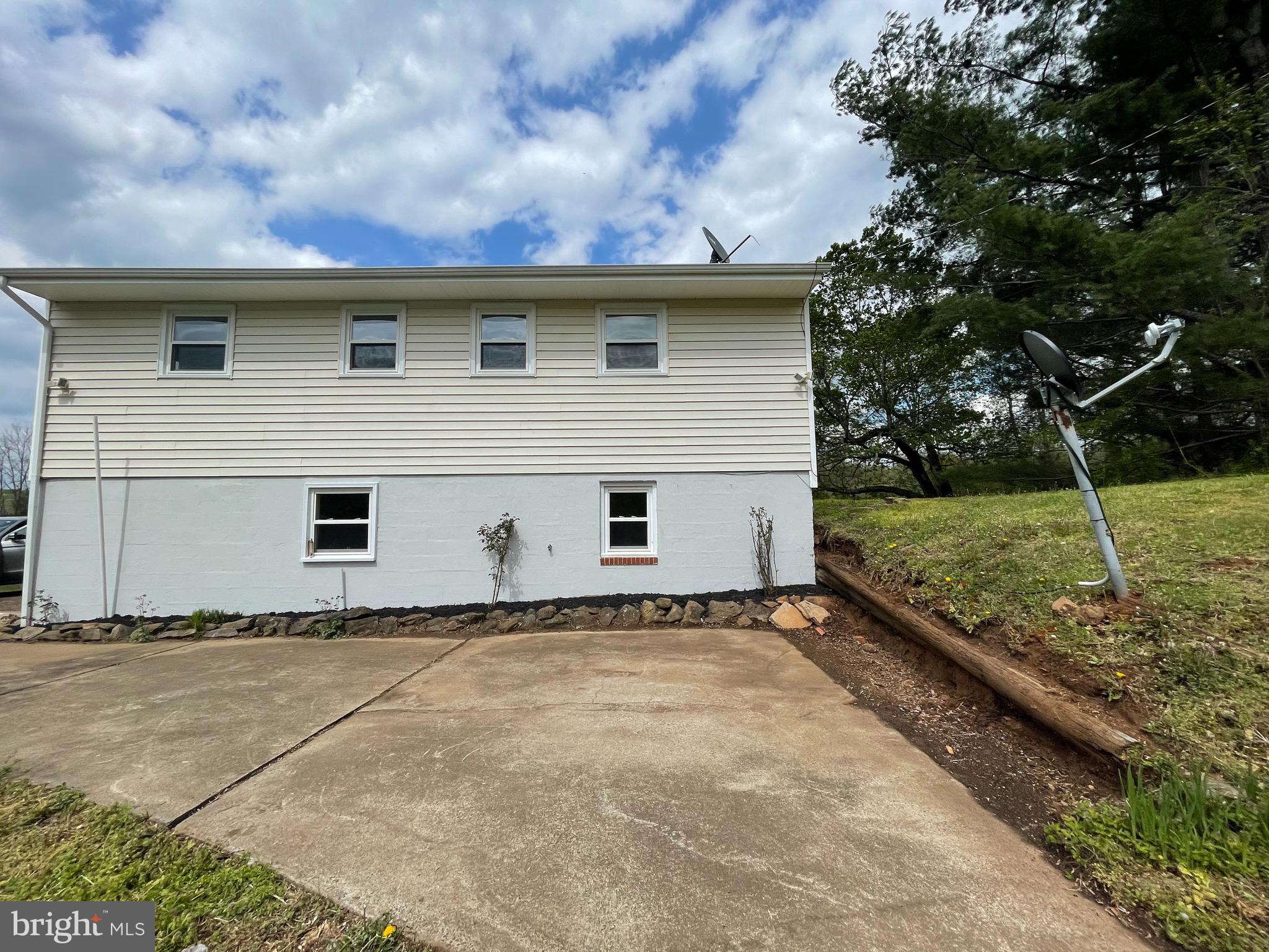 13390 Reva Road Boston, VA 22713 - Photo 3 of 40