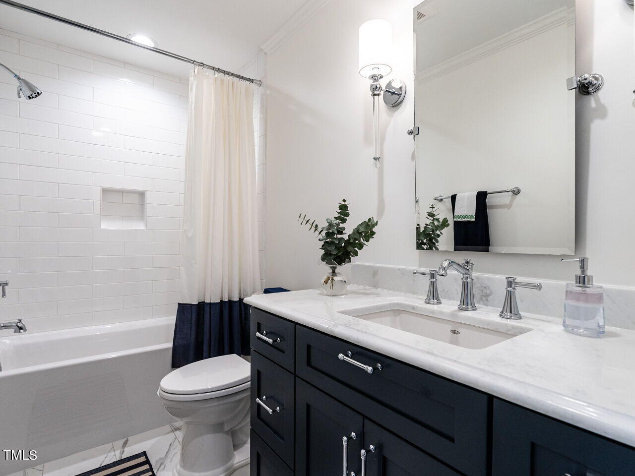 900 Davidson Street Raleigh, NC 27609 - Photo 19 of 36 022-1280x960-bathroom