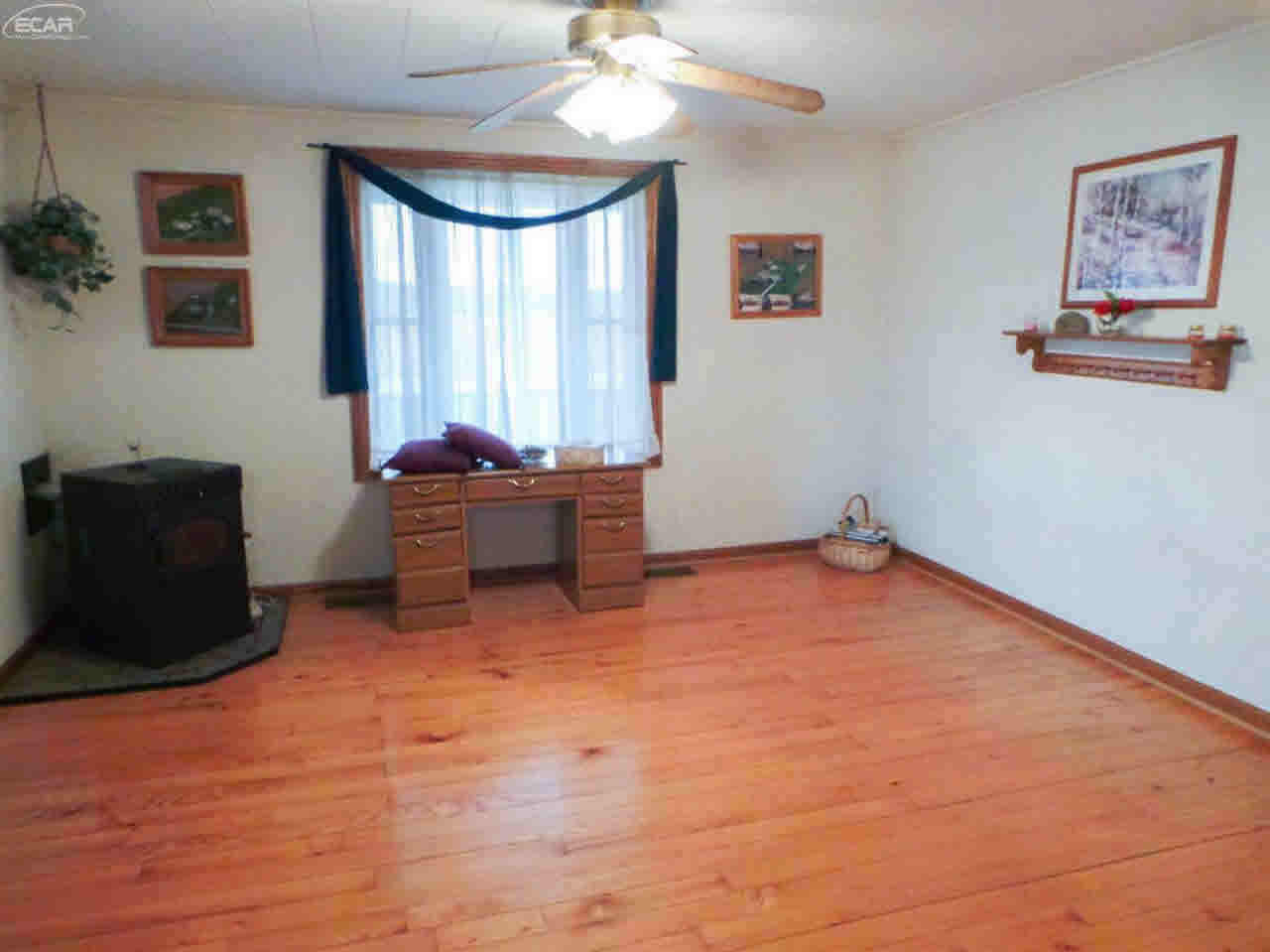 19651 Gasper Road Chesaning, MI 48616 - Photo 13 of 25 21390907-12.JPG