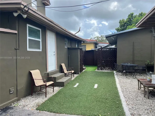 $1,900,000 | 842 Southwest 12th Avenue, Miami, FL 33130