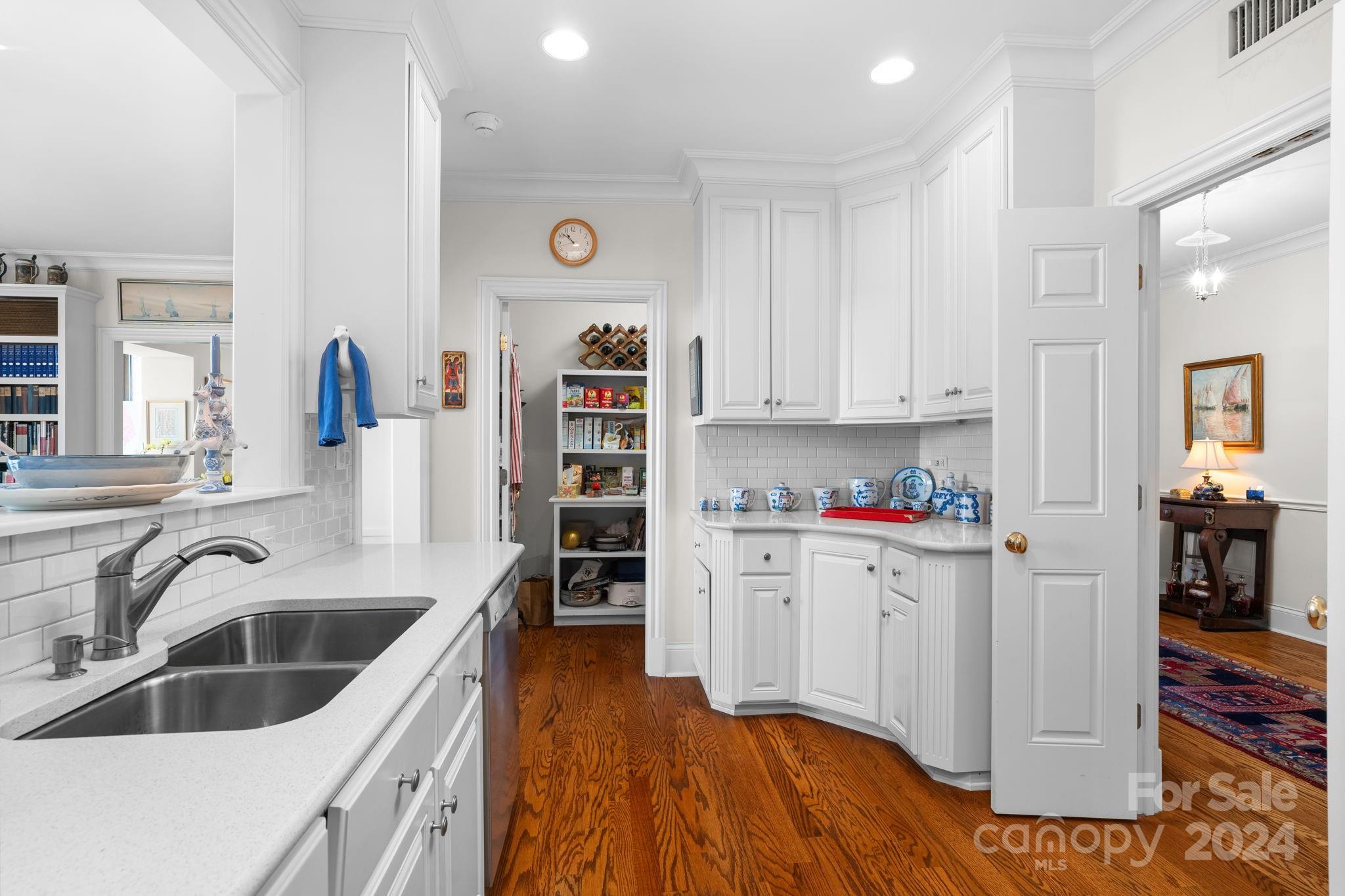 872 Cherokee Road Charlotte, NC 28207 - Photo 18 of 36 Gallery Image 18
