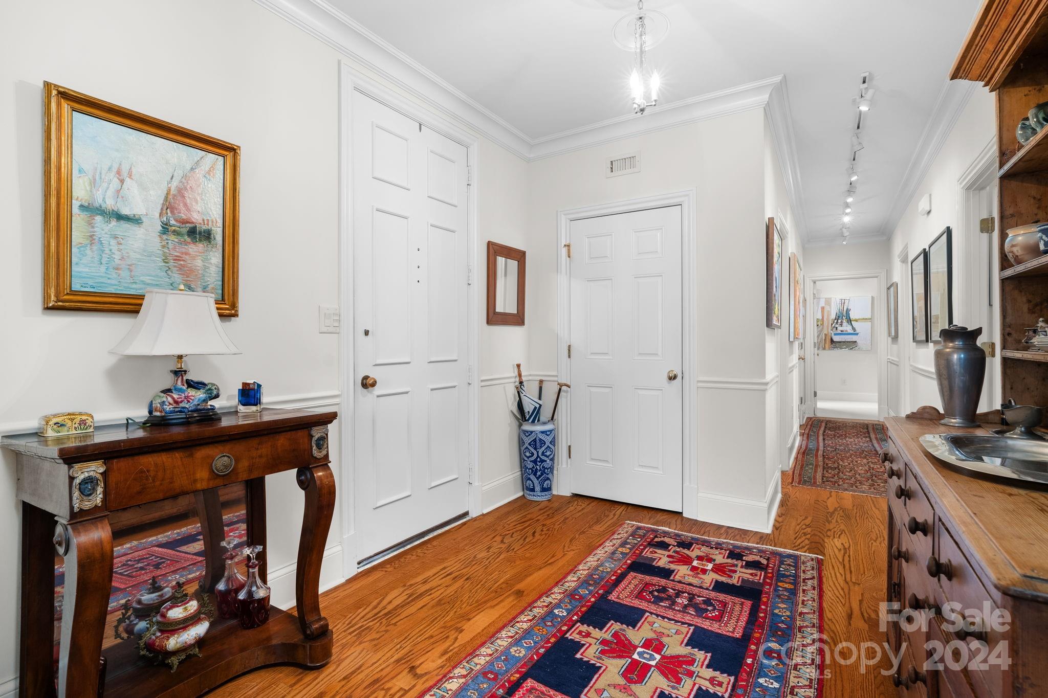 872 Cherokee Road Charlotte, NC 28207 - Photo 8 of 36 Gallery Image 8