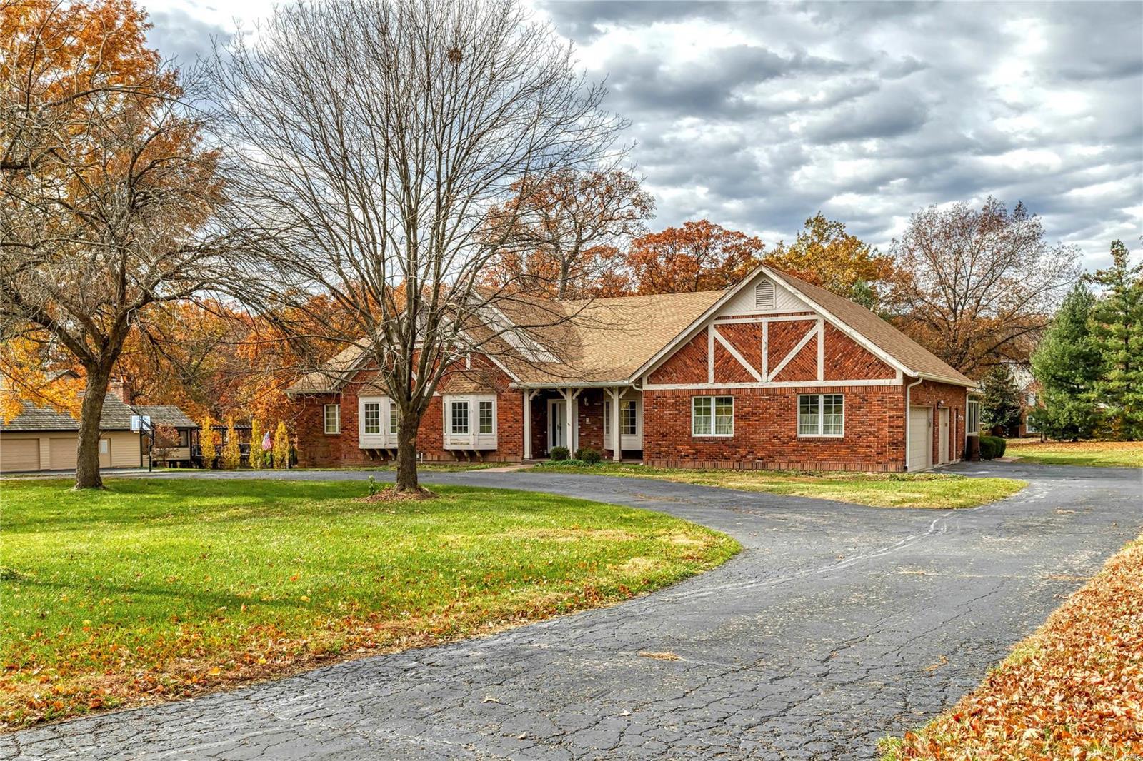 2235 Barnbridge Road Town and Country, MO 63131 - Photo 4 of 70 Gallery Image 4
