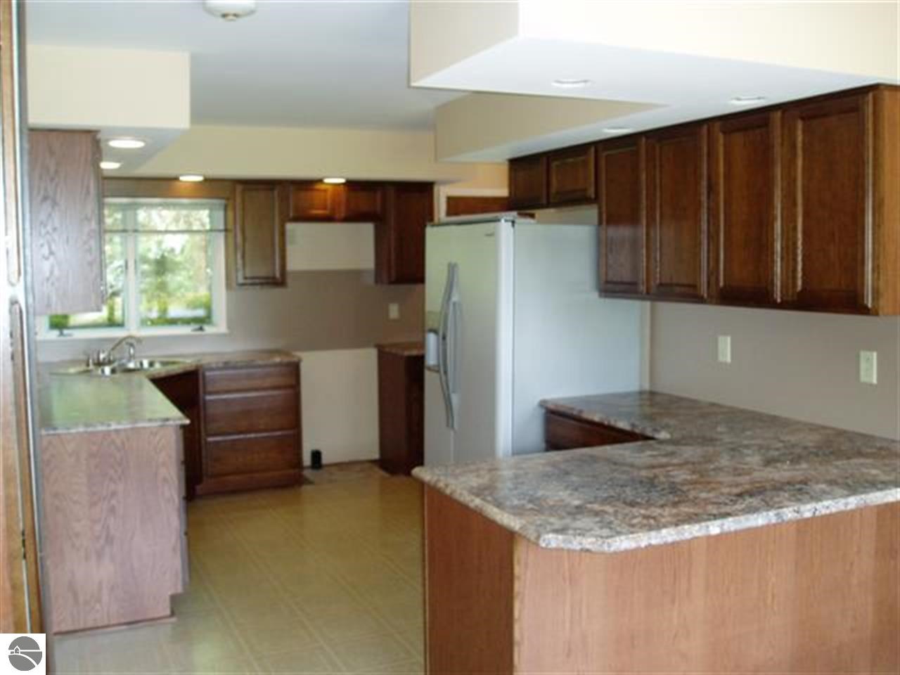 461 East Walton Road Mount Pleasant, MI 48858 - Photo 5 of 16 1749079-4.JPG