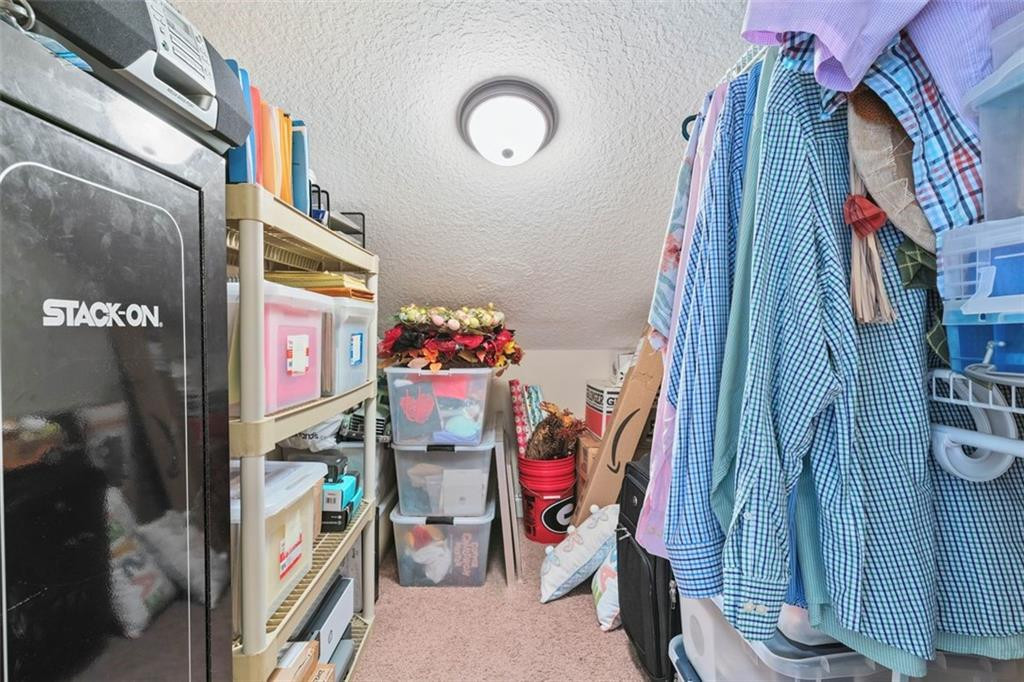 152 Villa Road Brunswick, GA 31525 - Photo 26 of 37 Extra Closet space