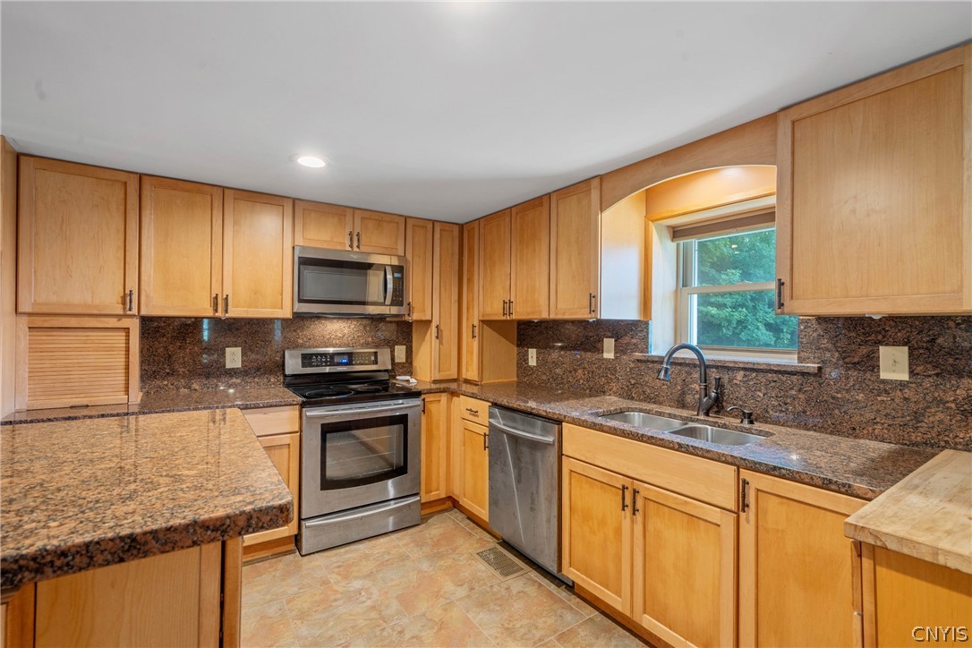 1430 Co Rte 7 Hannibal, NY 13126 - Photo 13 of 48