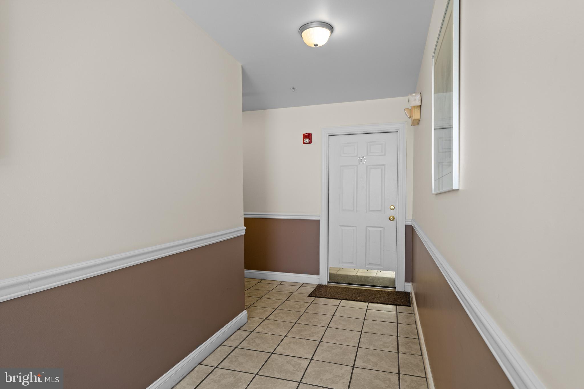 6-10 Strawberry Street, Unit 10 Philadelphia, PA 19106 - Photo 2 of 30