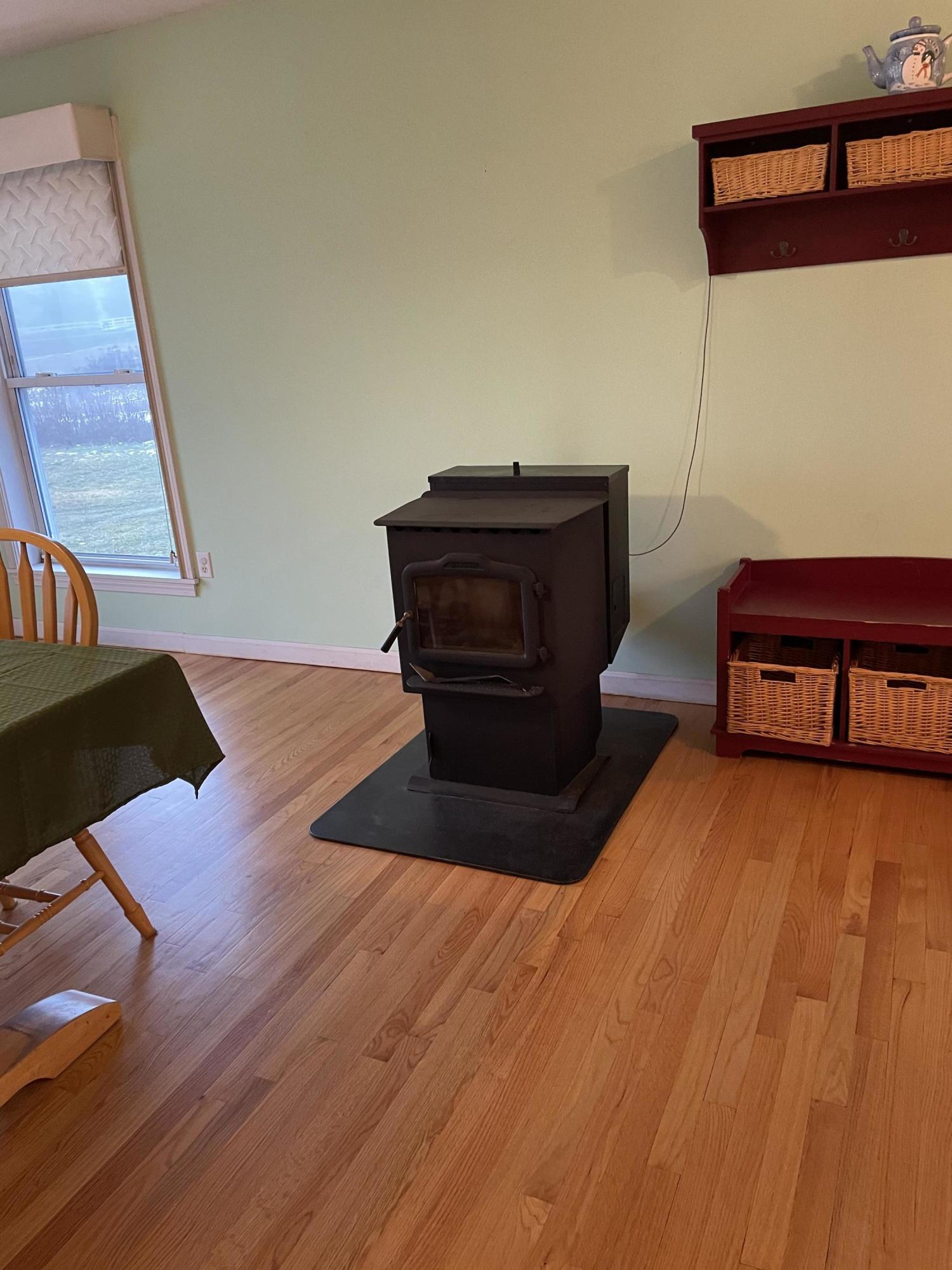 823 Pushaw Road Bangor, ME 04401 - Photo 6 of 46 IMG_1489