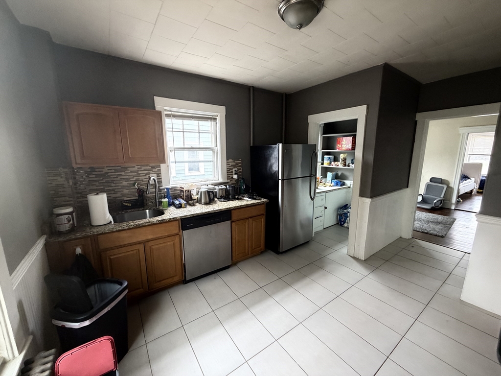 12 Charles E Ryan Road Somerville, MA 02145 - Photo 4 of 12