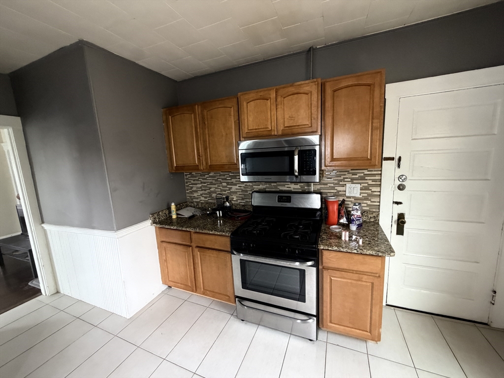 12 Charles E Ryan Road Somerville, MA 02145 - Photo 5 of 12