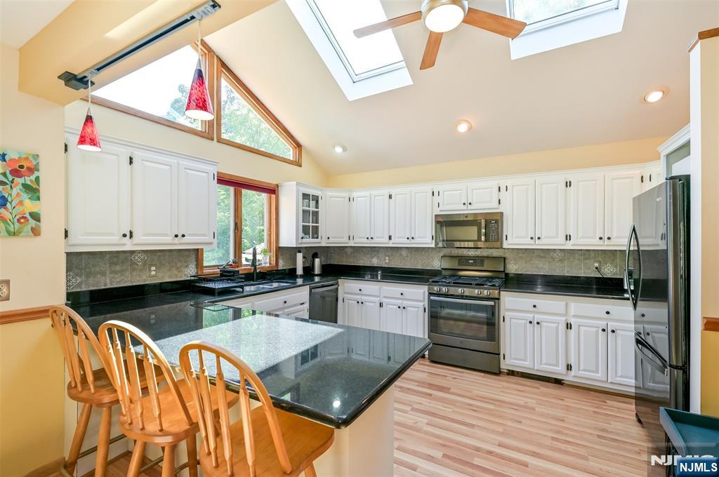 64 Ridge Avenue Park Ridge, NJ 07656 - Photo 14 of 32