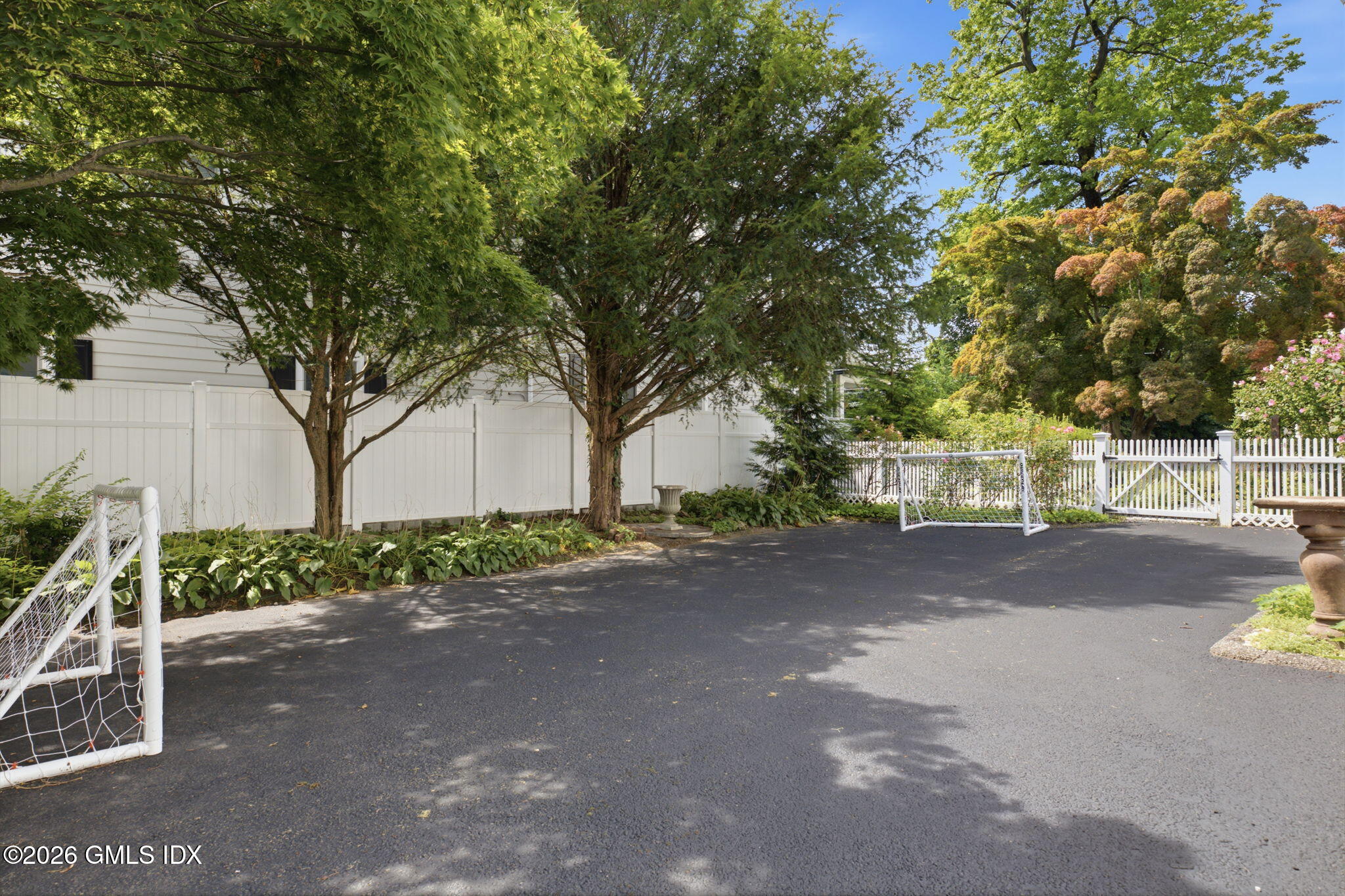 97 Riverside Avenue Riverside, CT 06878 - Photo 19 of 23 Court Yard