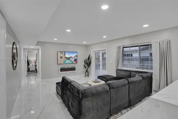 $1,075,000 | 466 Northeast 8th Avenue, Deerfield Beach, FL 33441