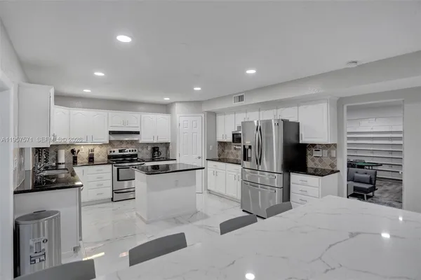 $1,075,000 | 466 Northeast 8th Avenue, Deerfield Beach, FL 33441