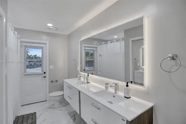 $1,075,000 | 466 Northeast 8th Avenue, Deerfield Beach, FL 33441