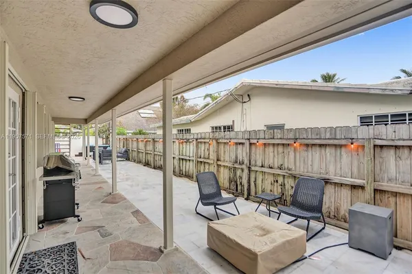 $1,075,000 | 466 Northeast 8th Avenue, Deerfield Beach, FL 33441