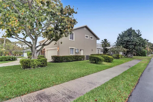 $1,075,000 | 466 Northeast 8th Avenue, Deerfield Beach, FL 33441