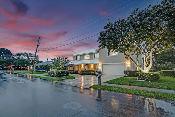 $1,075,000 | 466 Northeast 8th Avenue, Deerfield Beach, FL 33441