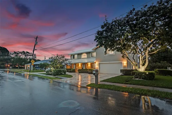$1,075,000 | 466 Northeast 8th Avenue, Deerfield Beach, FL 33441