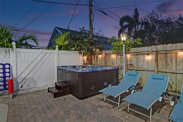 $1,075,000 | 466 Northeast 8th Avenue, Deerfield Beach, FL 33441