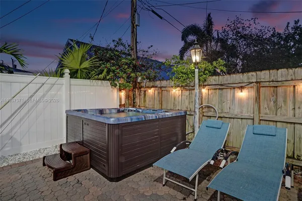 $1,075,000 | 466 Northeast 8th Avenue, Deerfield Beach, FL 33441