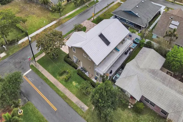 $1,075,000 | 466 Northeast 8th Avenue, Deerfield Beach, FL 33441