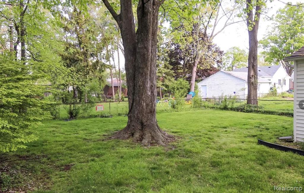 2261 Dunstable Road Birmingham, MI 48009 - Photo 35 of 39