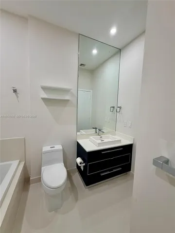 $7,000 | 45 Southwest 9th Street, Unit 4606, Miami, FL 33130