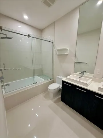 $7,000 | 45 Southwest 9th Street, Unit 4606, Miami, FL 33130