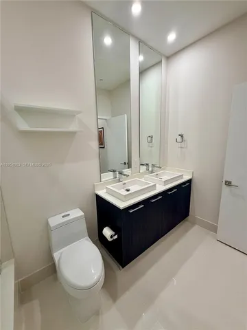 $7,000 | 45 Southwest 9th Street, Unit 4606, Miami, FL 33130