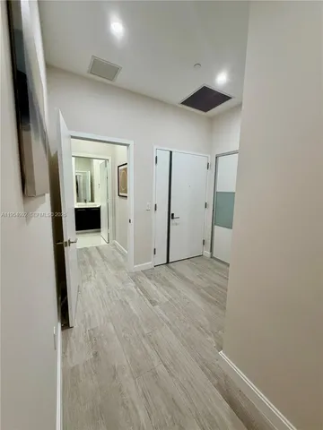 $7,000 | 45 Southwest 9th Street, Unit 4606, Miami, FL 33130