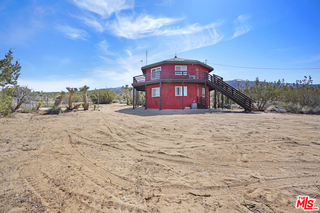 1979 Vista Road Pinon Hills, CA 92372 - Photo 4 of 14