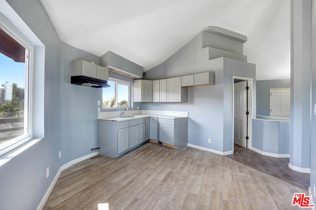 1979 Vista Road Pinon Hills, CA 92372 - Photo 8 of 14