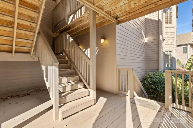 a view of entryway with a front door
