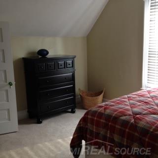 156 Kerby Road Grosse Pointe, MI 48236 - Photo 25 of 52 Middle Bedroom