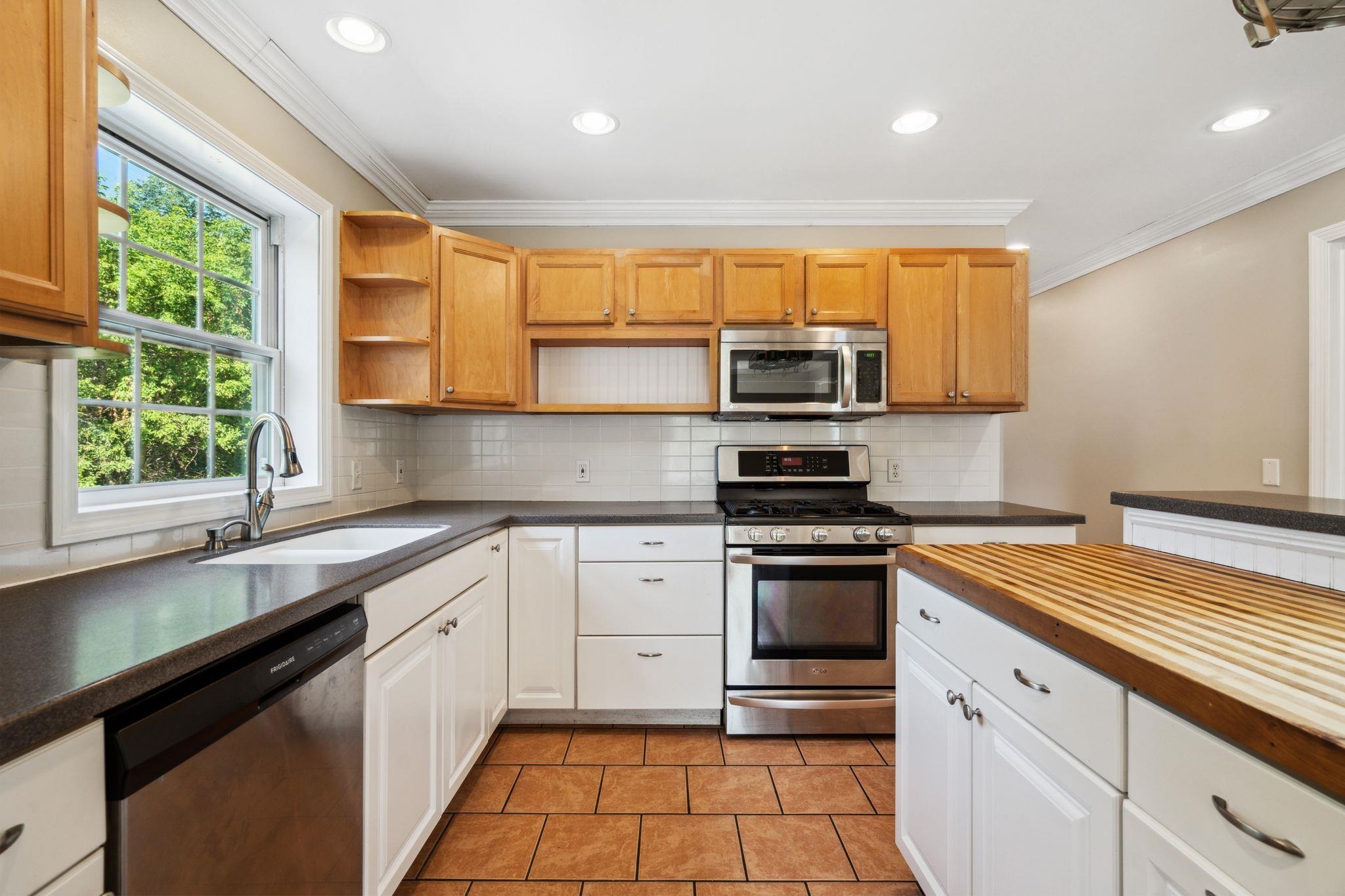 1 Riverside Lane Royalton, VT 05068 - Photo 7 of 40