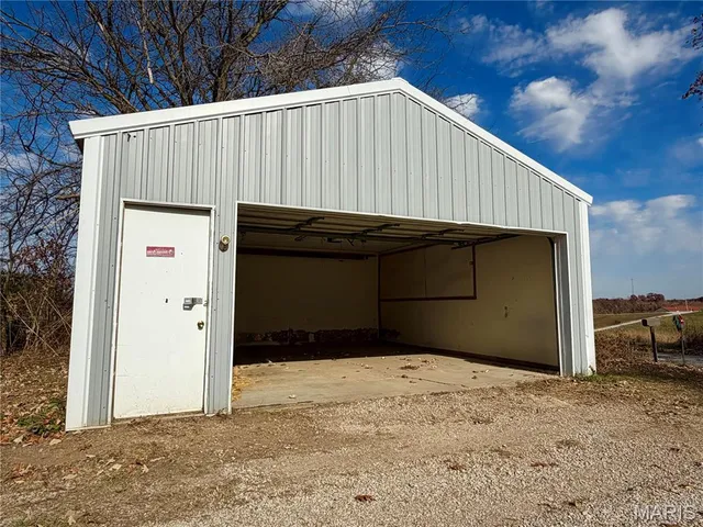 $285,000 | 41372 Eisenhower Trail, Perry, MO 63462