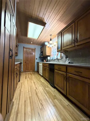 $285,000 | 41372 Eisenhower Trail, Perry, MO 63462